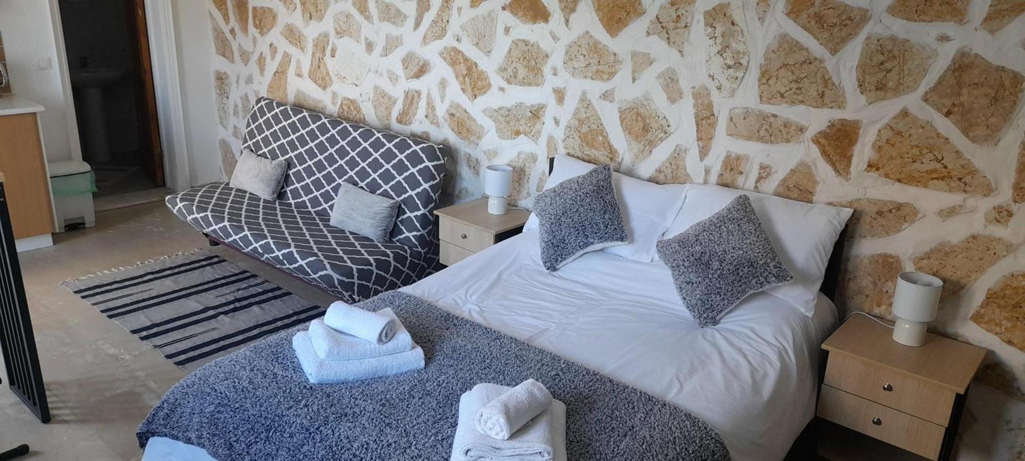 Lovely Studio In Strinilas With Its Own Pool ภายนอก รูปภาพ
